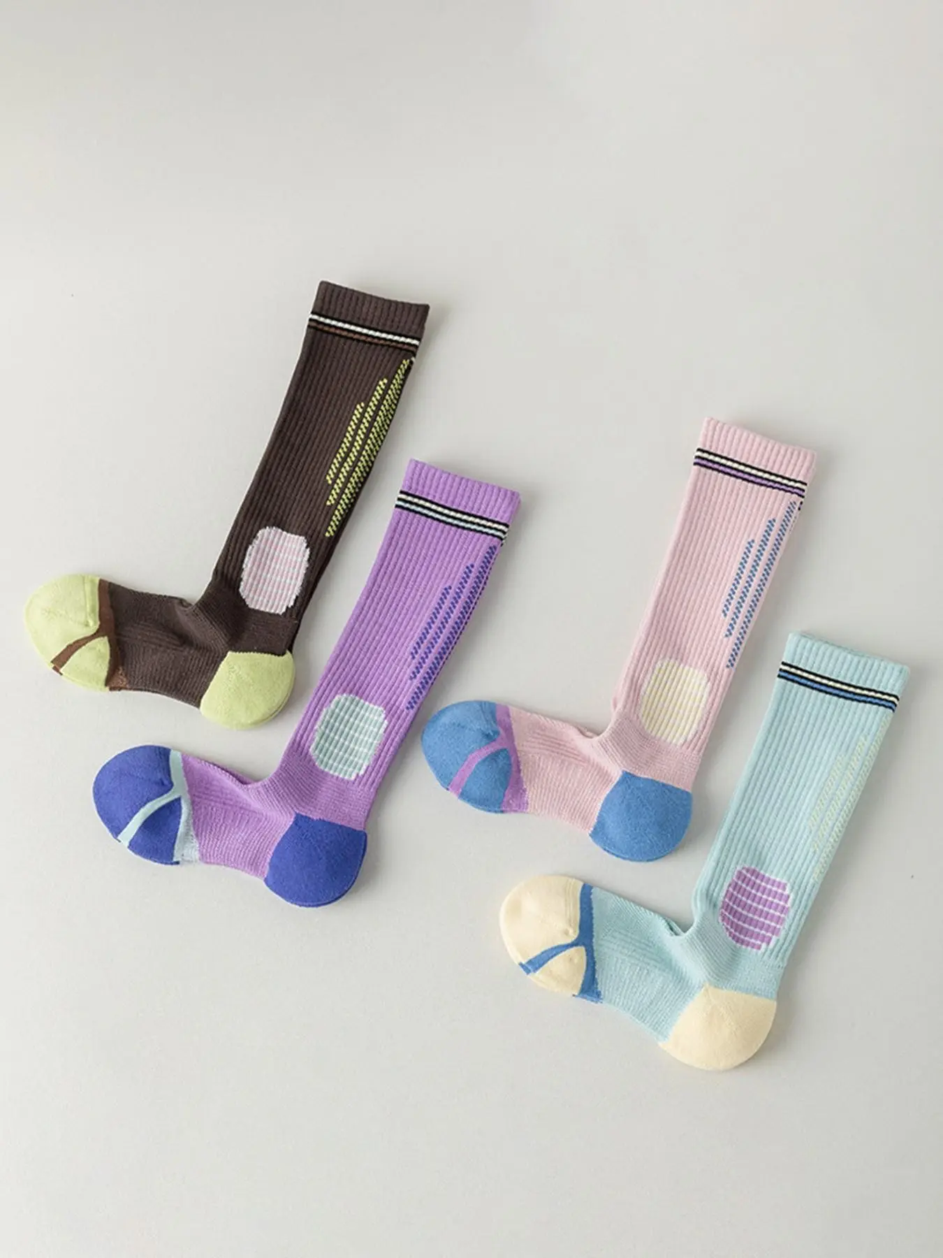 4 Pairs Women's Sporty Compres - đánh giá và giá Sports Socks